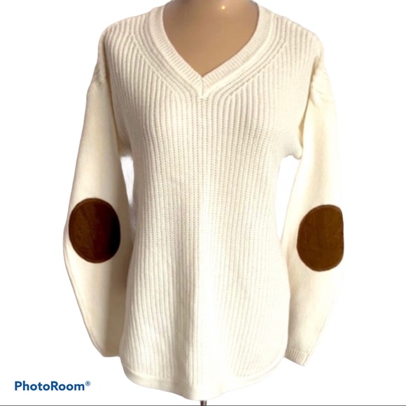 Ardene Tops - 🛑White Wool Top🛑